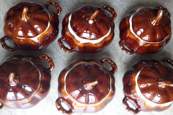 Открыв крышку этих горшочков, я была одурманена ароматом! Самое вкусное блюдо.