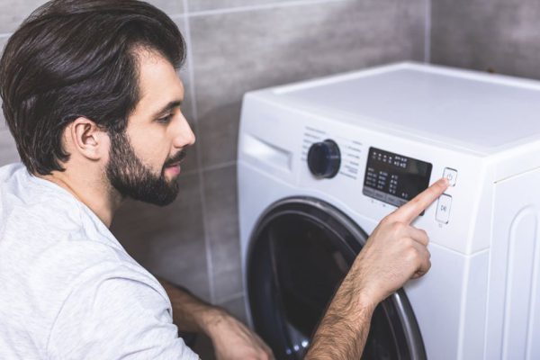 Шел покупать стиральную машинку за 10 тысяч, вымолил скидку, но дома обнаружил в стиралке удивительную вещь