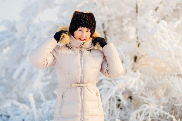Что носить зимой, если в пуховике выглядишь как снеговик