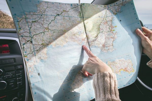 Советский пятиклассник не раздумывая ответил бы на все вопросы по географии, а современный студент бросится гуглить