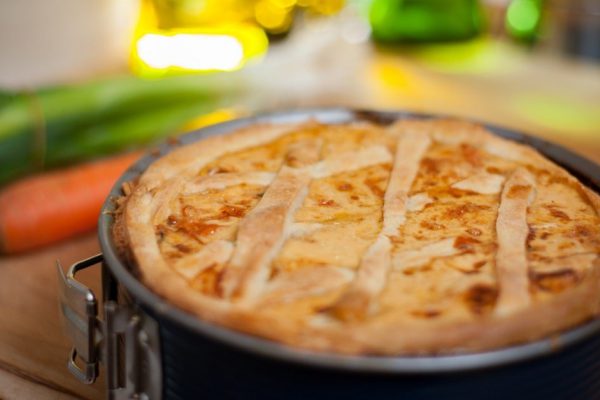 Гуцульская хозяйка угощает пирогом без яиц, рецепт диетической выпечки «Карпатская невеста»