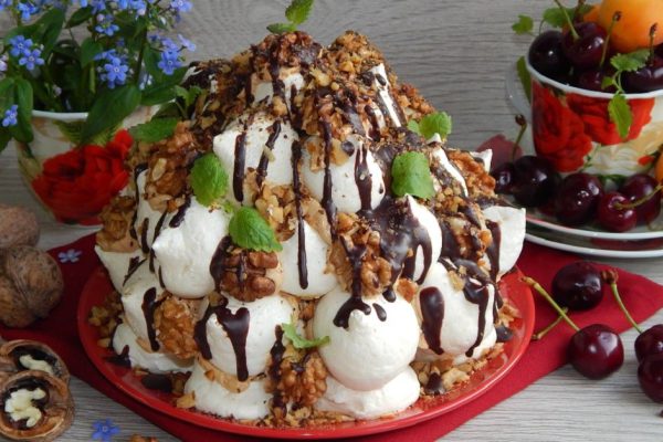 Хоть торт «Графские развалины» совсем без муки, но бьет по фигуре, ем в больших количествах