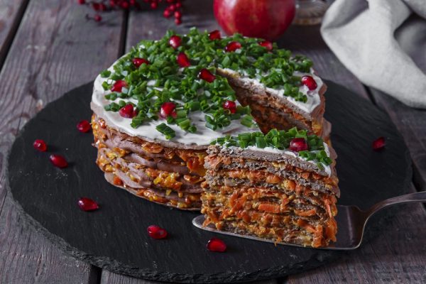 Рецепт торта из печени с морковью