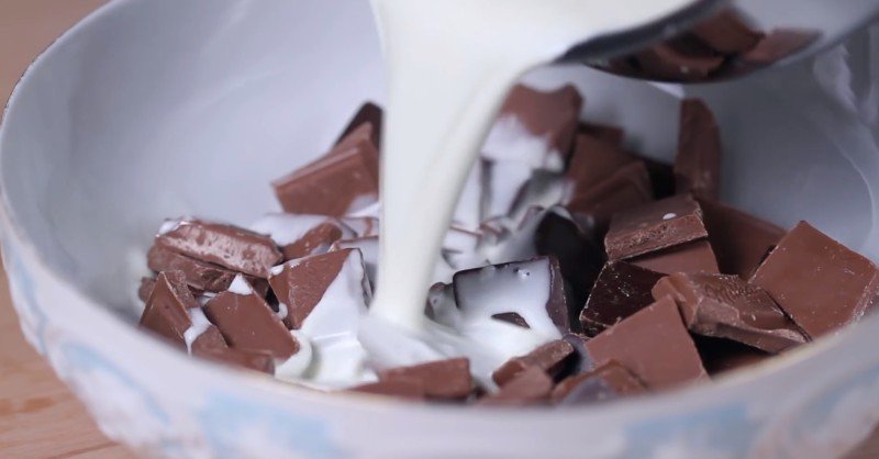 шоколадно-клубничный торт