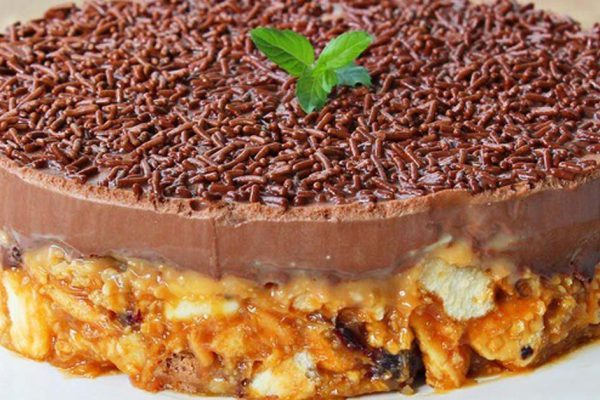 Холодный шоколадный торт без выпечки, яиц и масла