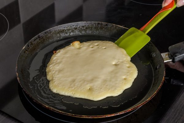 Ты перестанешь возиться с духовкой, попробовав разок торт на сковороде «Пушистый заяц»