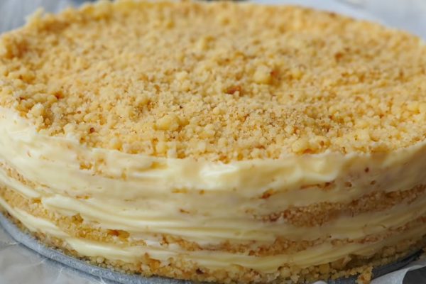 Ольга Матвей готовит торт «Пломбир» без духовки и прочих сложностей, сковородки достаточно