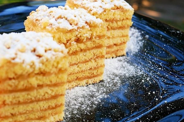 Рецепт торта с яблоками на песочных коржах