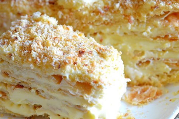 «Прага», «Наполеон» и «Медовик»: три самых вкусных торта, которые не нуждаются в рекламе.