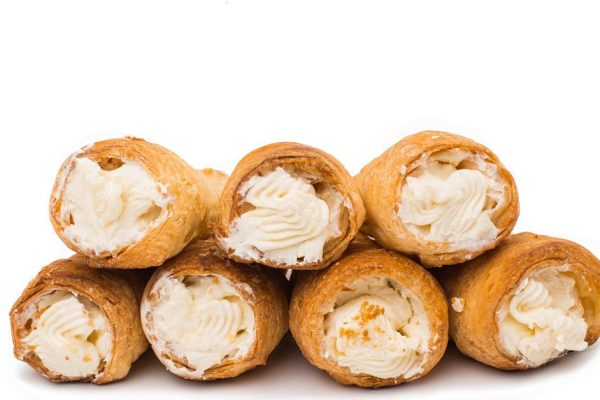 Приготовление слоеных трубочек с заварным кремом