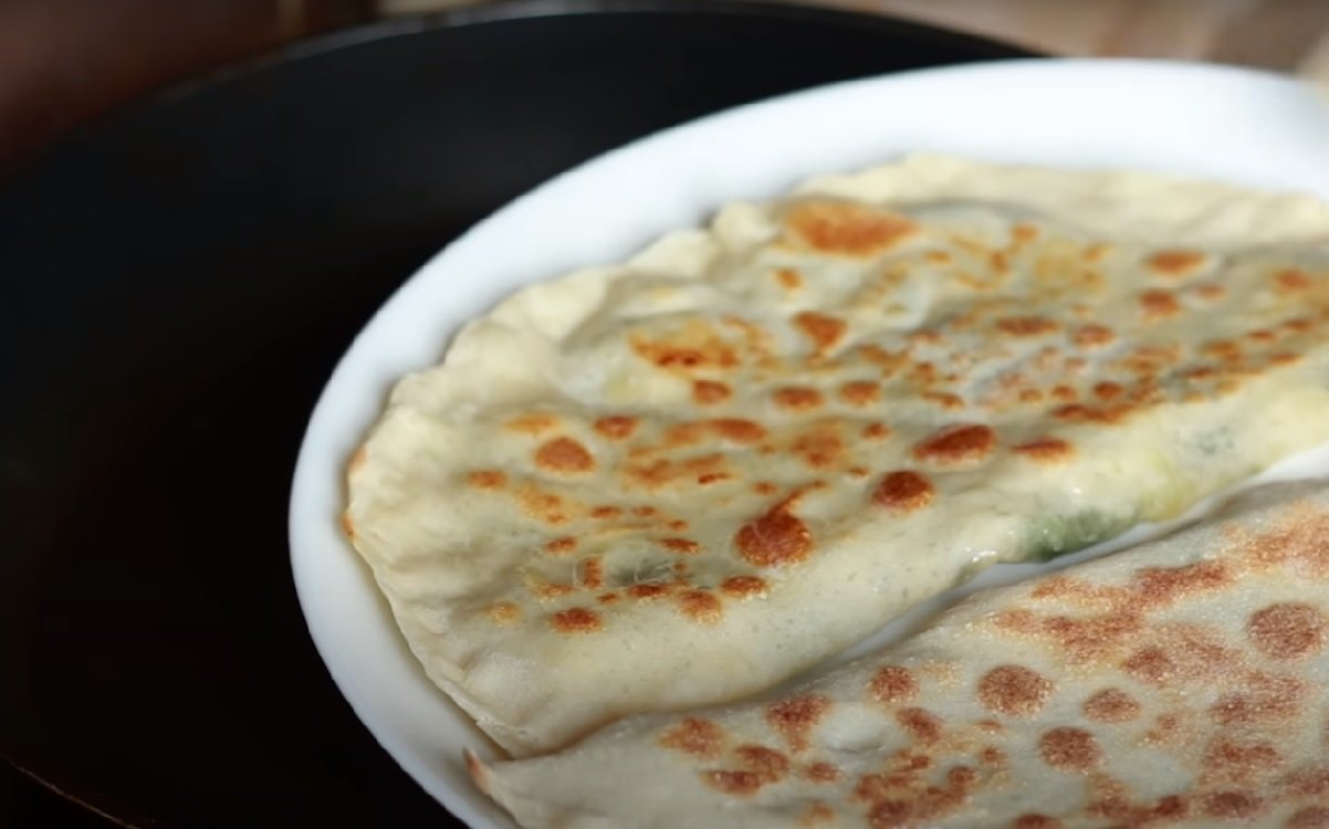 турецкие лепешки с творогом и зеленью