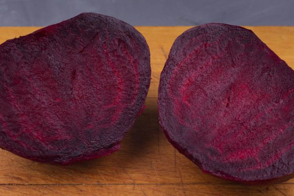 Проворная посудомойка из ресторана научила, как тушить свеклу, чтобы вышел французский деликатес