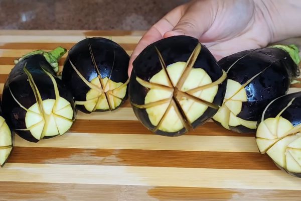 Баклажаны не жарю принципиально, использую свой проверенный рецепт