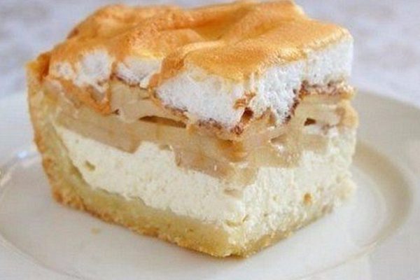 Творожно-яблочный пирог: два самых полезных продукта в одном десерте!