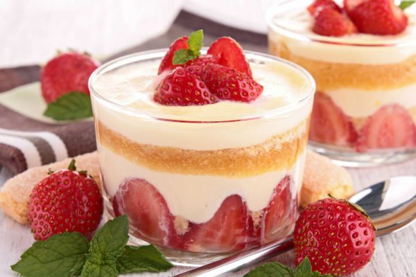 Рецепт творожного  десерта без желатина с клубникой