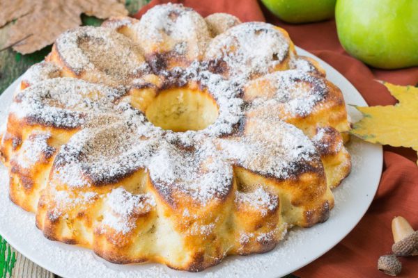 Как приготовить творожный пирог с яблоками