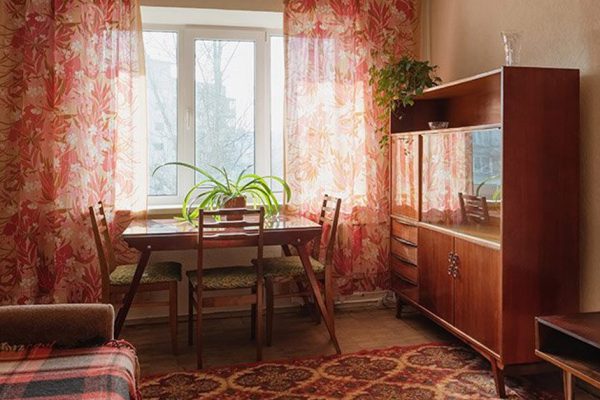 Беречь родителей надо, пока они живы, навещать, помогать и звонить