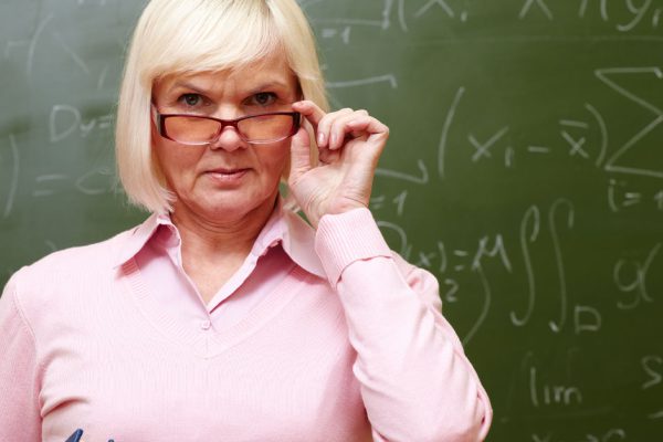 Юристы объяснили, имеет ли учитель право выгнать ребенка из класса и как на это реагировать родителям