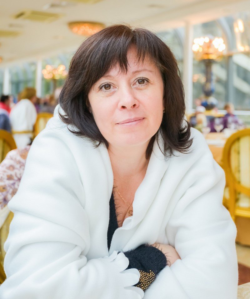 выбрать стрижку на средние волосы