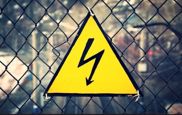 знак напряжение