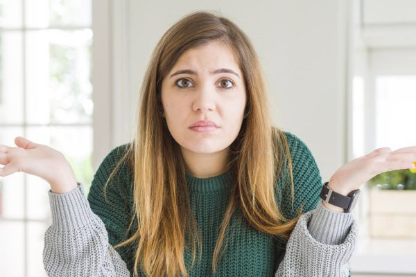 Приятель не расспросил, есть ли у меня молодой человек, начал активно ухаживать, а я не свободна