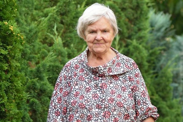 Как-то вышла с бабушкой на прогулку и решила спросить, не хочет ли она переписать на меня квартиру, ее ответ меня удивил