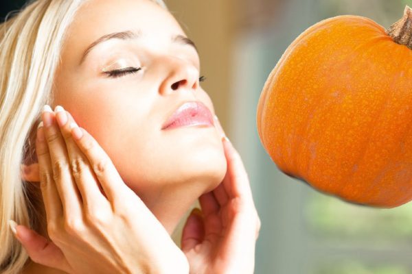 Холеный косметолог испугался, увидев, что я делаю с лицом, безвозмездно научил премудростям осеннего ухода