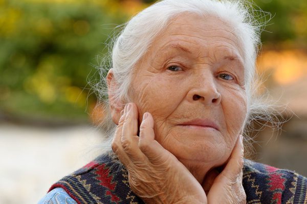 С какого момента пожилому уже нельзя жить в одиночестве