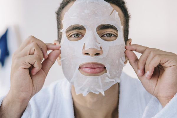 Косметолог показал, как мужчины должны ухаживать за собой, чтобы оставаться привлекательными