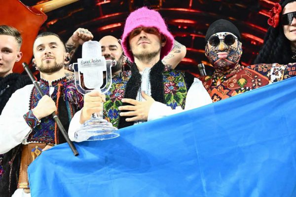 Группа Kalush Orchestra продала свой приз за победу на Евровидении, это произошло впервые в истории