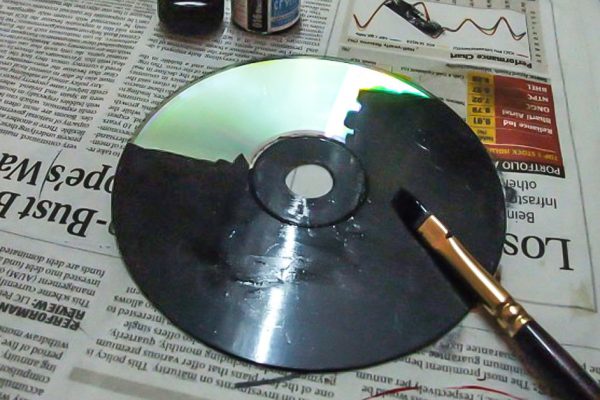 Она покрасила диск в черный цвет. Стоило ей взять в руки отвертку, как случилось невероятное!