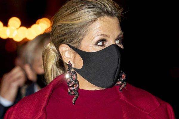 Как сочетать маски и украшения, чтобы не выглядеть провинциалкой