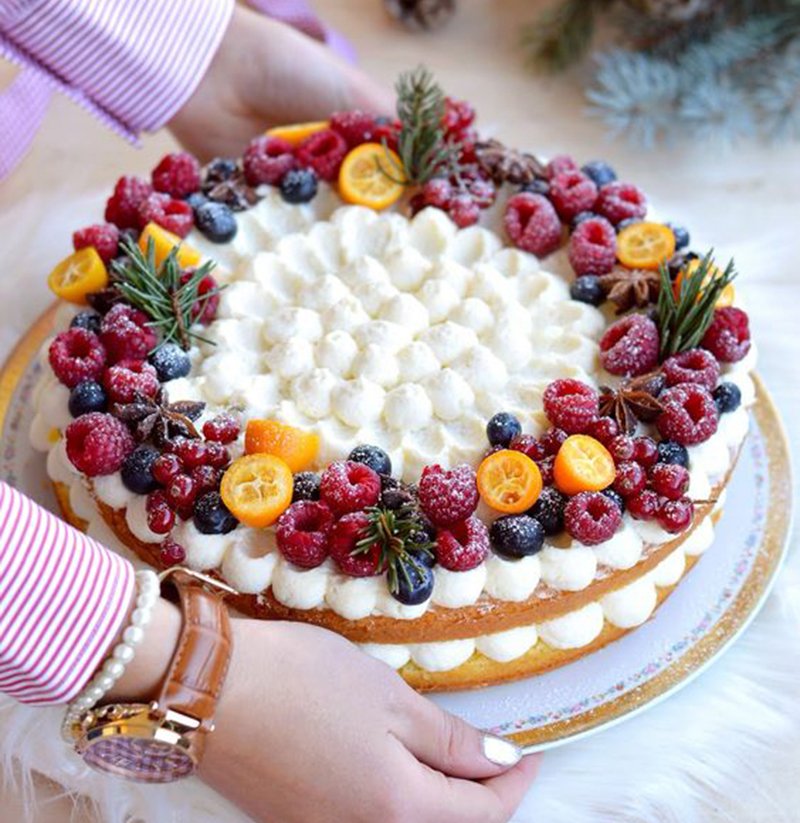 Оформление торта ягодами и фруктами: как легко и просто превзойти выдающихся кондитеров