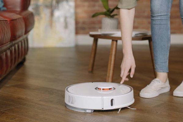 Мой дом захватили умные роботы Xiaomi, по полу можно ходить в белых носочках, окна чистые и прозрачные в любое время года