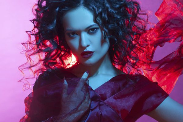 С такими женщинами любой мужчина преуспеет в делах, самые сильные дамы по знаку зодиака