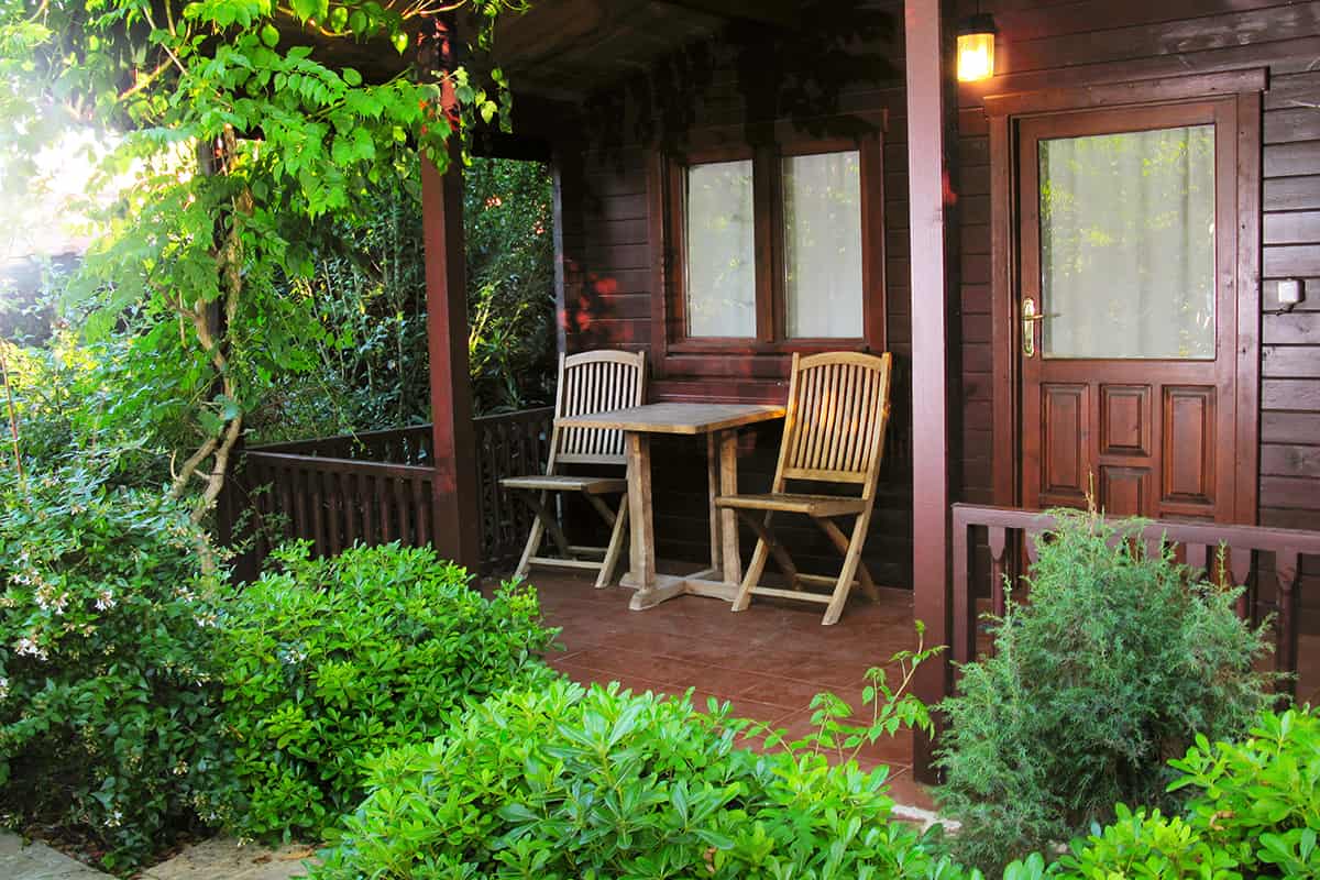 поставить деревянное окно