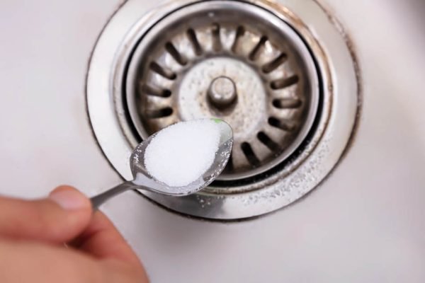 Сантехники скрывают от тебя этот трюк, ведь он устраняет засор всего за пару минут