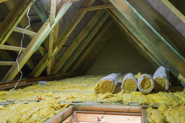 Современные утеплители для чердака отдыхают по сравнению с дедовским методом