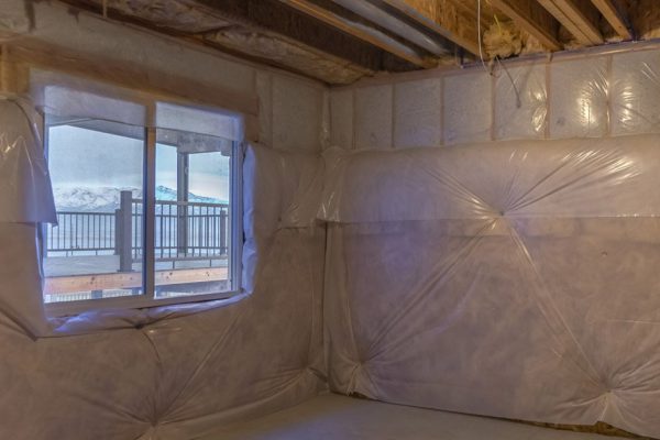 Искусные строители в США закрывают утеплители полиэтиленом, соображаю, почему у нас так не принято