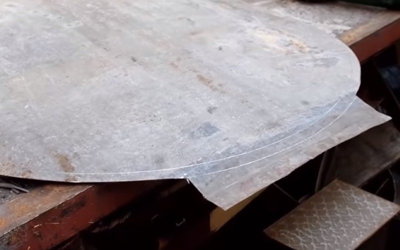 печь для мусора из бочки