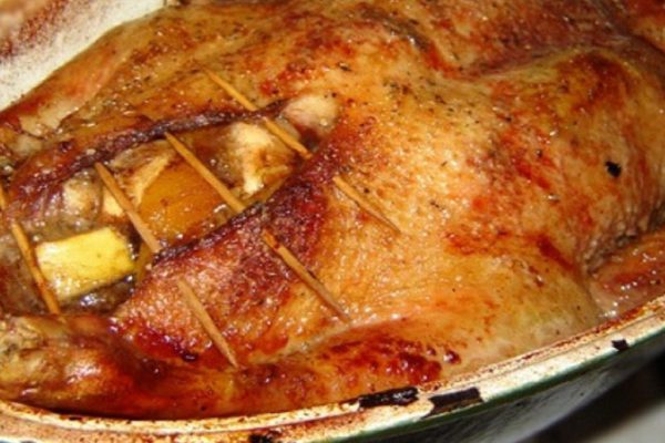 Искусство запекания утки с яблоками и апельсинами