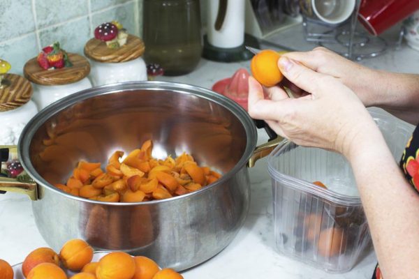 Рецепт «Киевского сухого варенья» из абрикосов