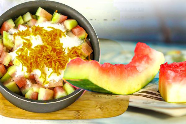 Напоминает цукаты в сиропе и рахат-лукум одновременно, деликатес из арбузных корок