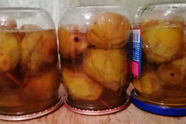 Почему стоит заготовить на зиму варенье из целых груш