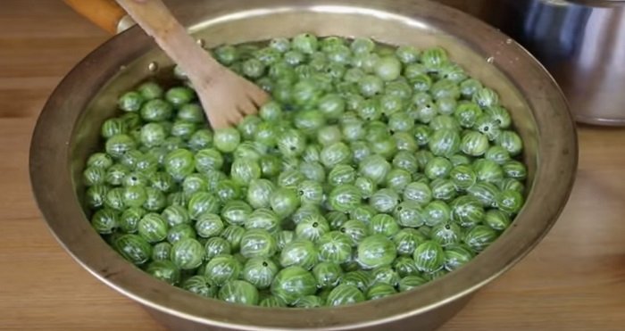 варенье из крыжовника с малиной