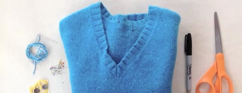 варежка из свитера