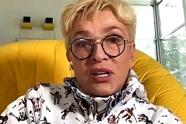 Певица Лайма Вайкуле вышла в эфир и ответила на вопросы поклонников, честно о возрасте, вере и одиночестве