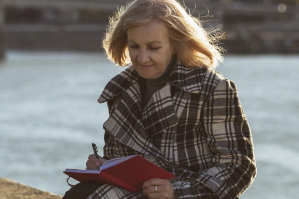 Подруга 10 лет ведет дневник, поразительно, как сильно изменилась ее жизнь за эти годы