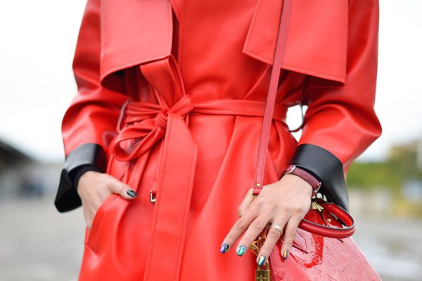 В какой верхней одежде негоже выходить в свет этой весной и будет ли возможность выбрать что-то модное из доступного