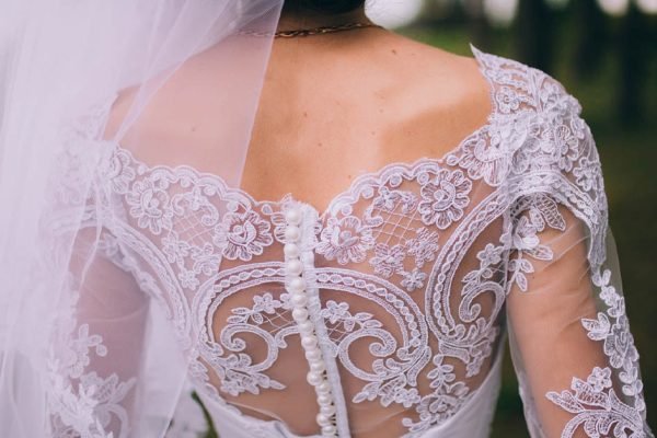 Казалось бы, в 57 лет уже нечего и думать о свадьбе, но я решила иначе, мне хотелось праздника, хоть родные меня и не поняли